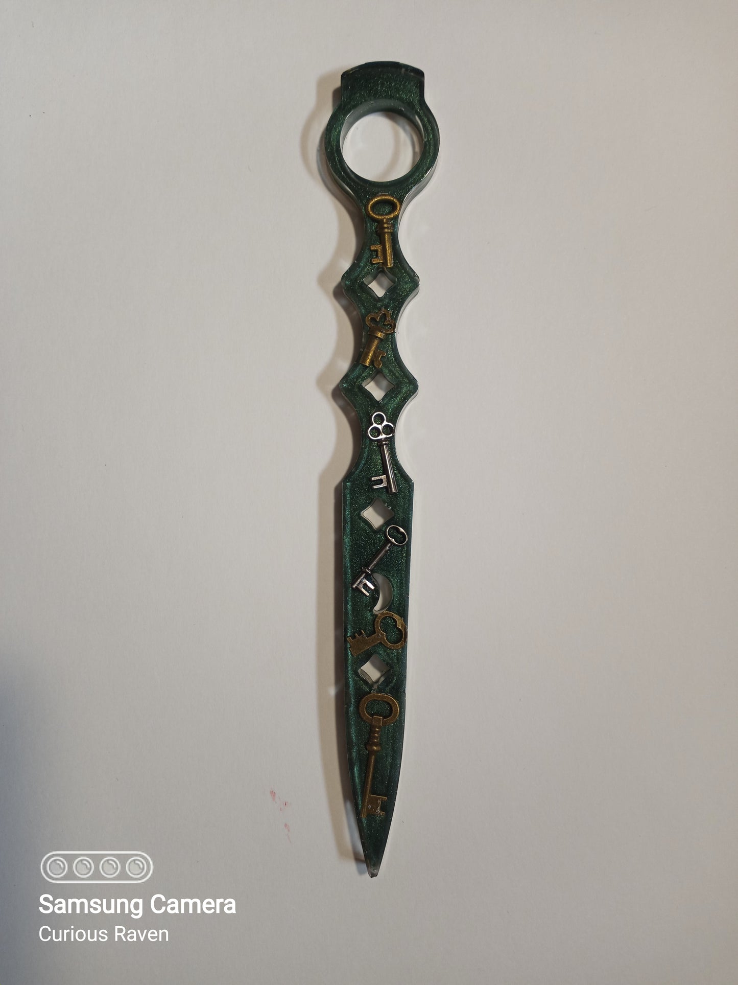 Floating Keys Decorative Resin Wand
