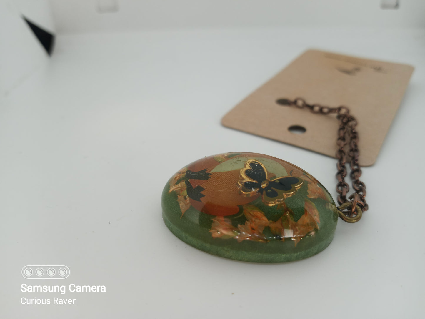 Shy fox resin pendent necklace